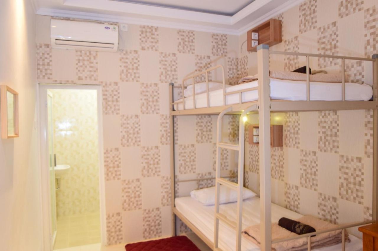 The Cabin Purwokinanti Hotel Yogyakarta Extérieur photo