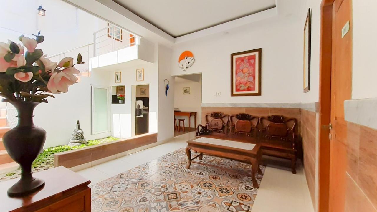 The Cabin Purwokinanti Hotel Yogyakarta Extérieur photo